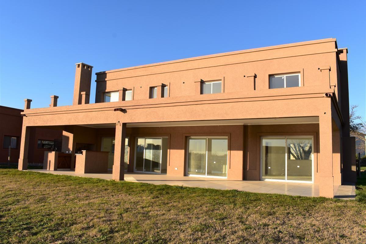 Venta casa 5 amb a la laguna. Cantón Islas. Escobar