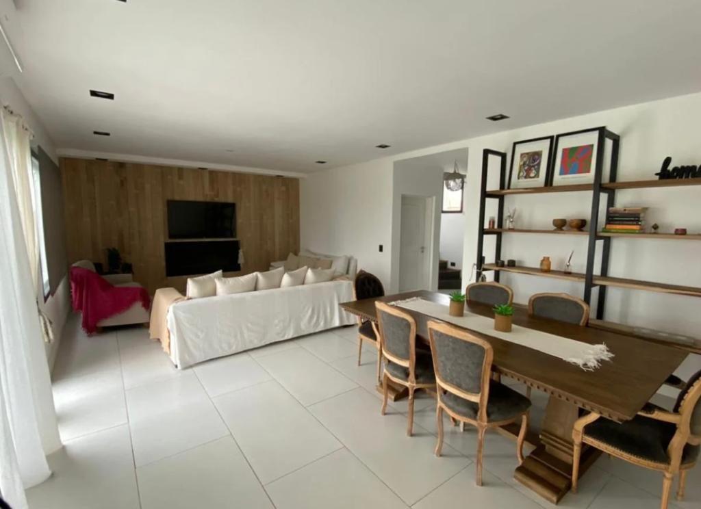 Alquiler casa 5 amb a la laguna Barrio San Gabriel, Villanueva, Tigre