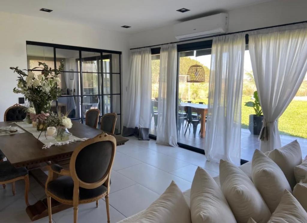 Foto de Alquiler casa 5 amb a la laguna Barrio San Gabriel, Villanueva, Tigre, imagen 3