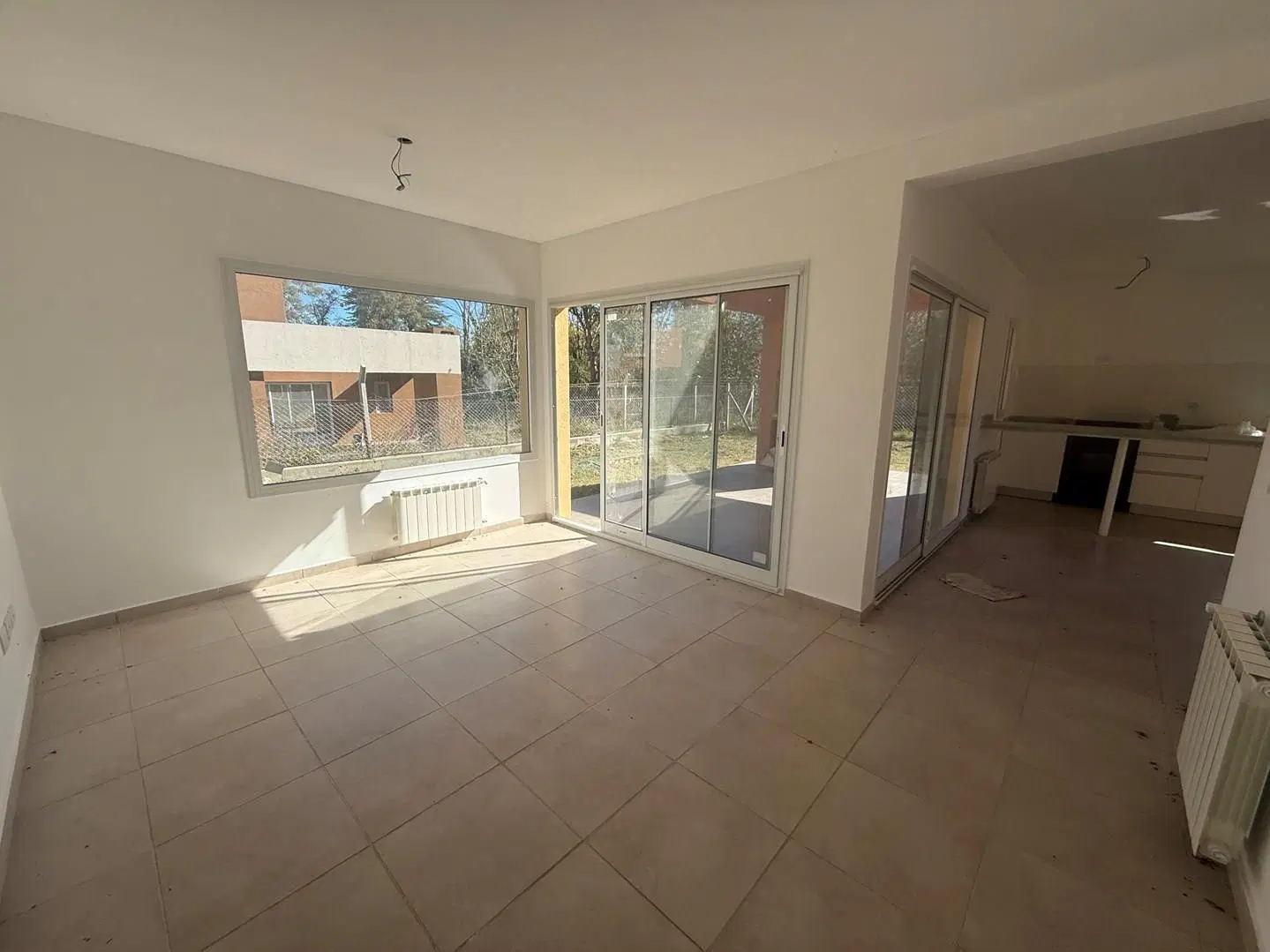 Casa Chalet  en Alquiler en Casas de Santa Guadalupe, Casas del Este, Pilar del Este 5