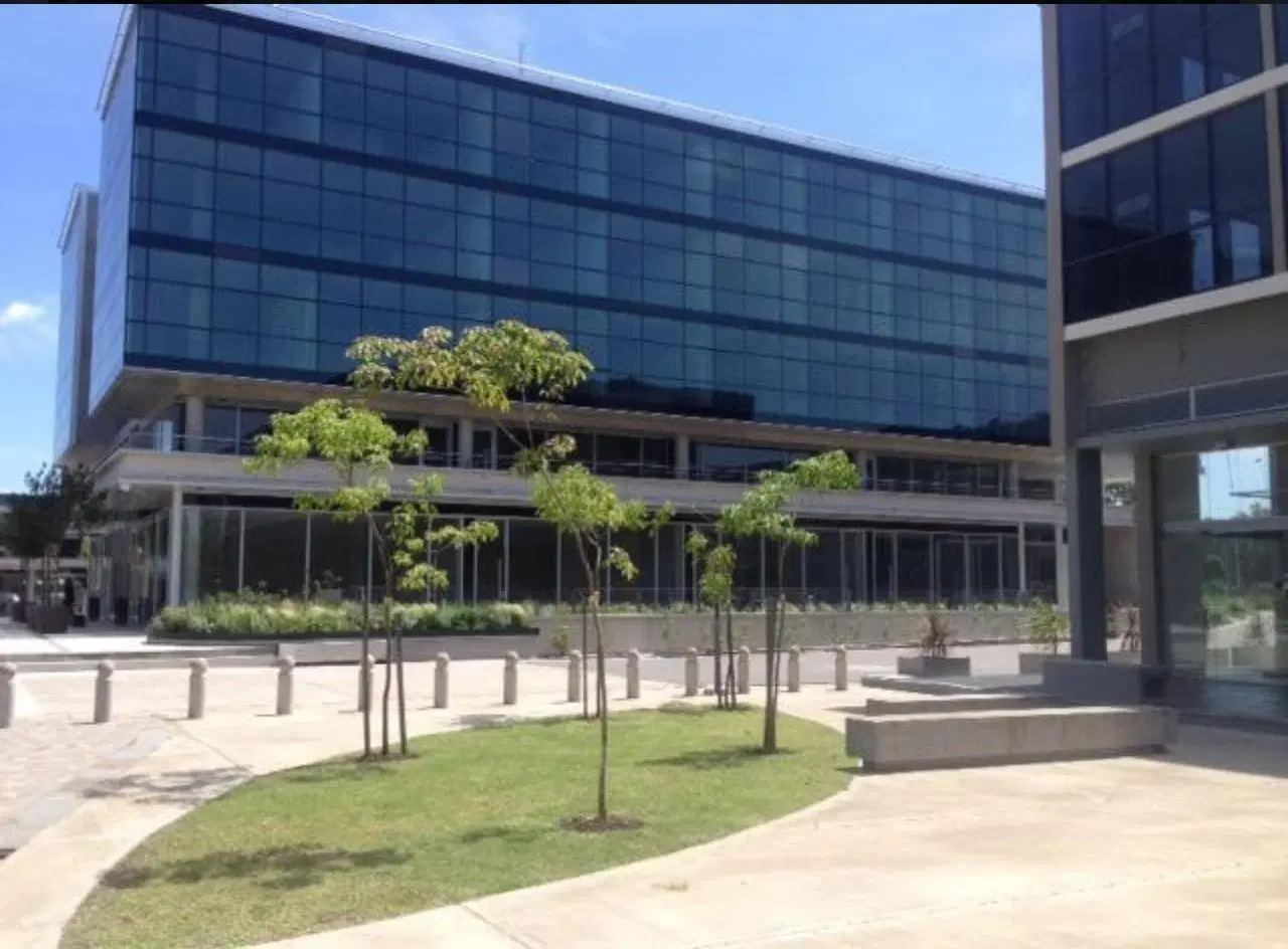 Local  en Alquiler en Edificio Agora III, Pilar,  G.B.A. Zona Norte 2