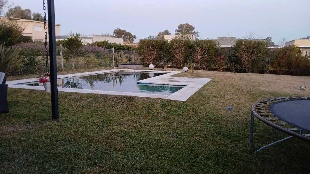 Casa  en Venta en Pilar del Este, Pilar, G.B.A. Zona Norte 4