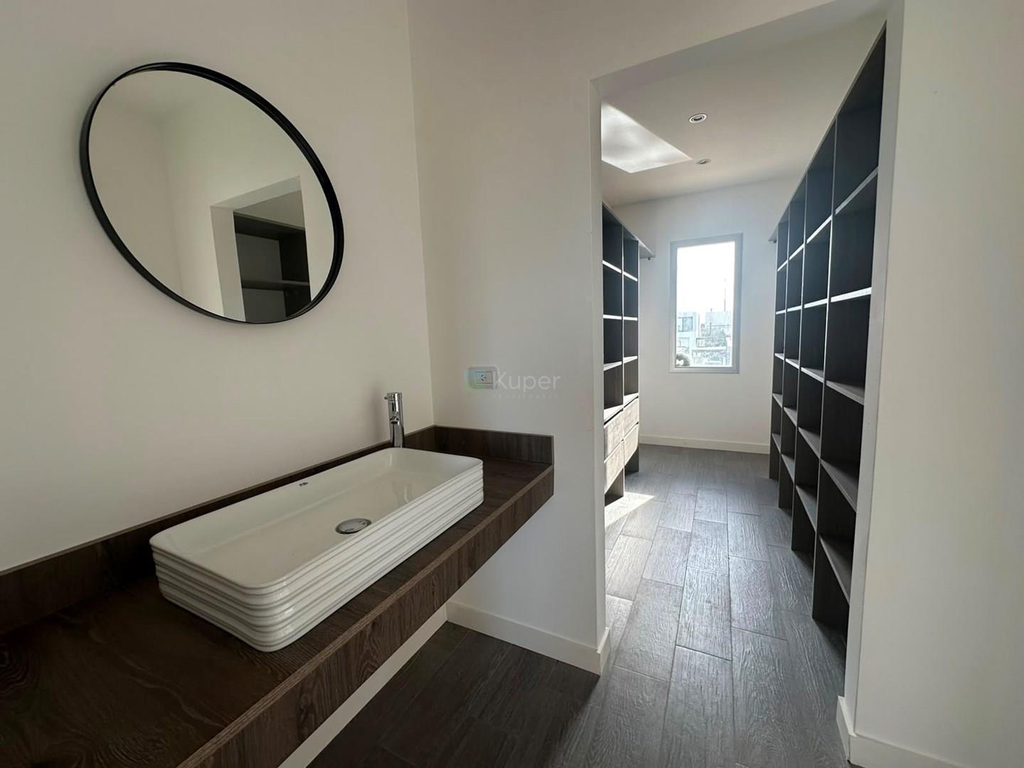 Foto de Casa en Venta en Carpinchos, Nordelta, Tigre, imagen 1