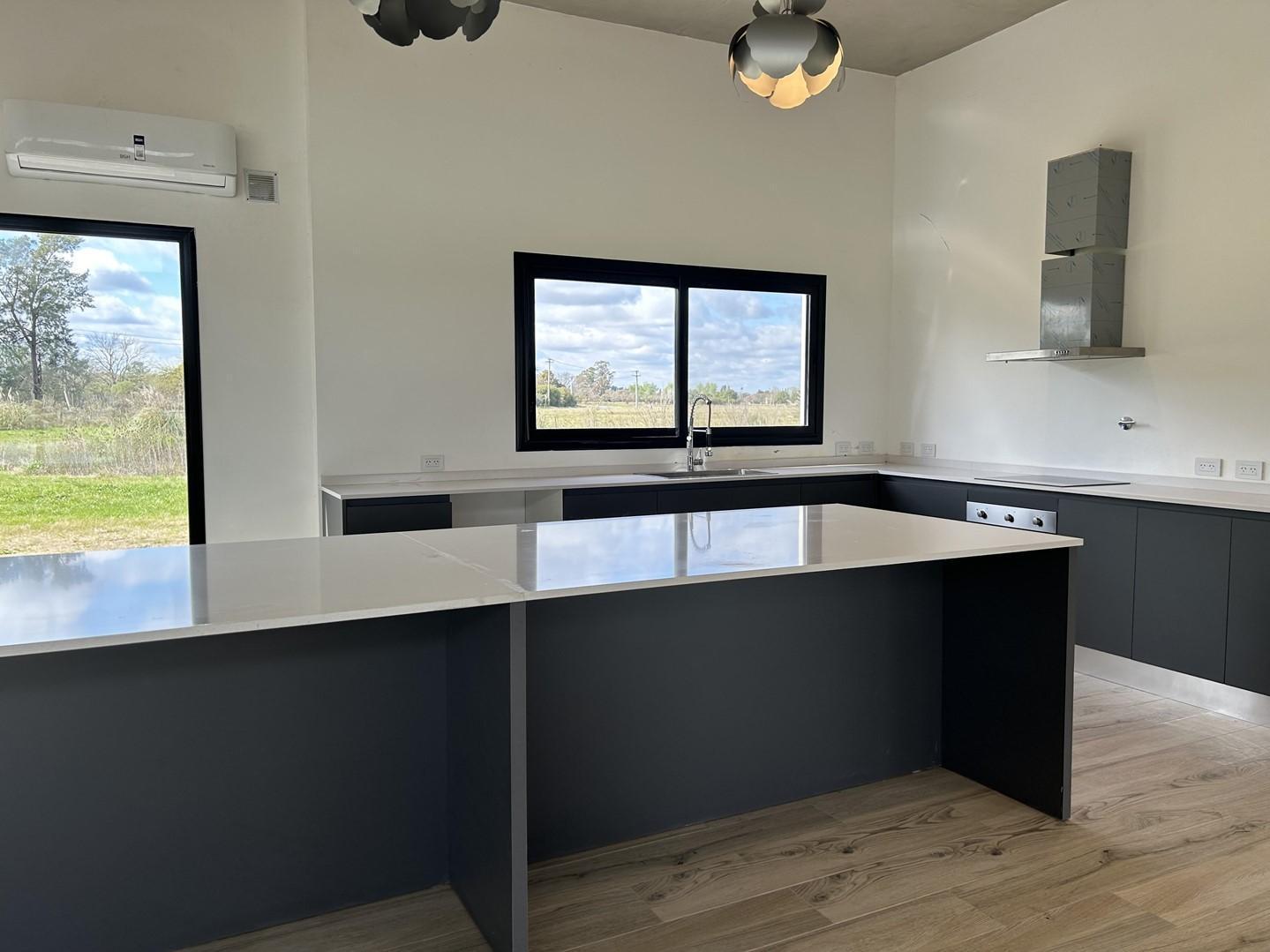 Foto de Venta Casa 4 dormitorios moderna en Las Vizcachas, Exaltación de la, imagen 5