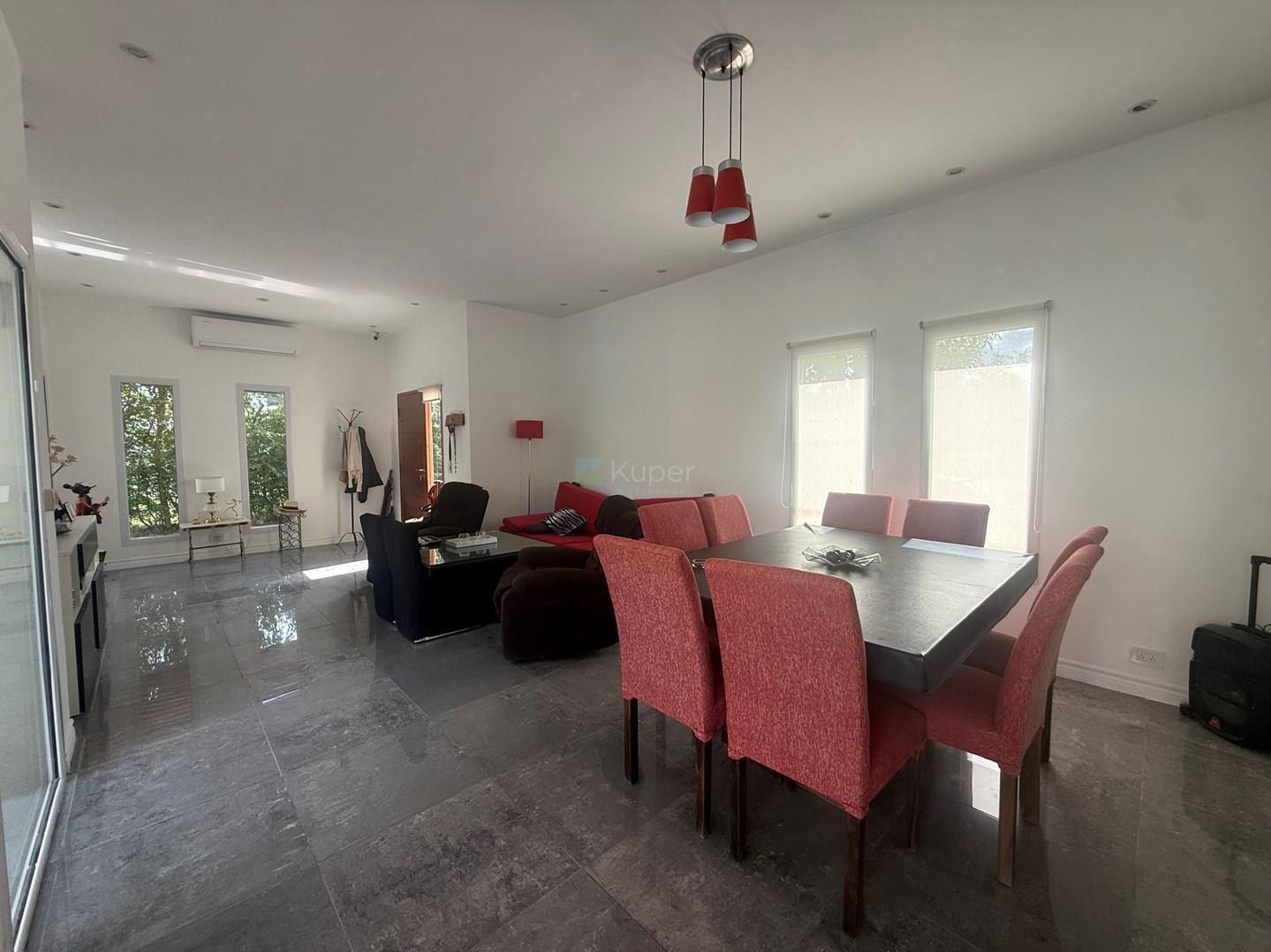 Foto de Casa Chalet en Venta en Santa Guadalupe, Pilar del Este, Pilar, imagen 1