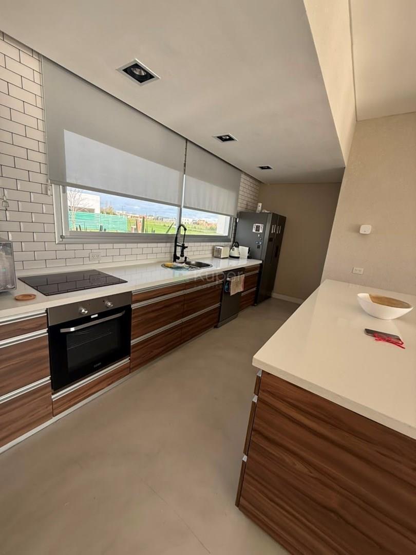 Foto de Casa en Venta en San Sebastian, Escobar, G.B.A. Zona Norte, imagen 2