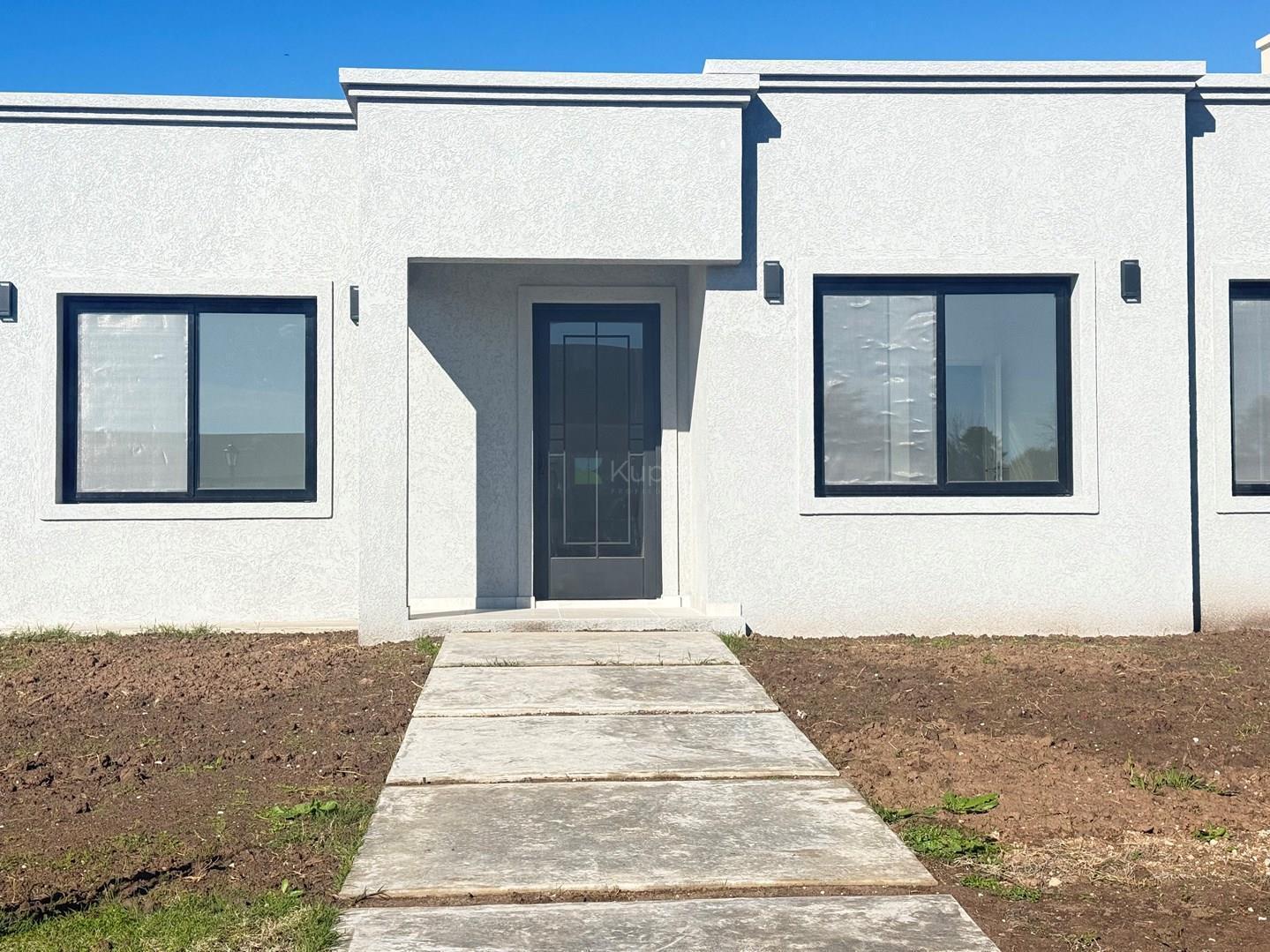 Foto de VENTA CASA BARRIO SANTA ELISA, Pilar del Este, Pilar, imagen 1