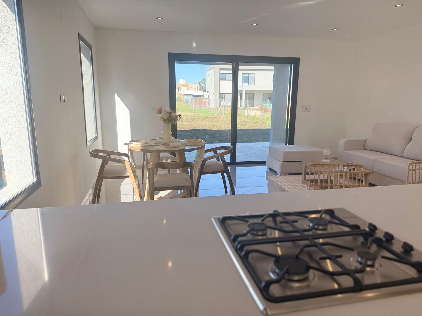 Foto de VENTA CASA BARRIO SANTA ELISA, Pilar del Este, Pilar, imagen 2