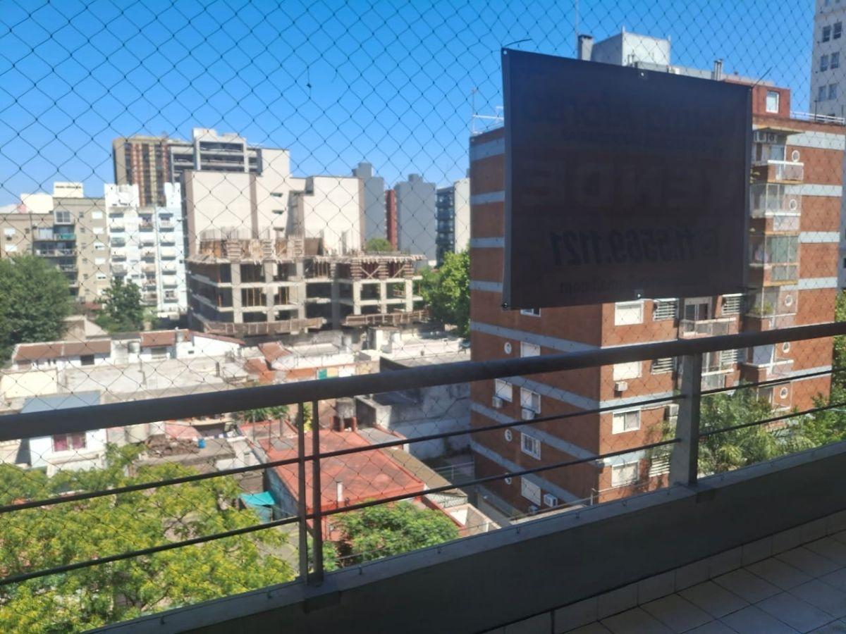 Excelente piso pleno centro de caseros apto crédito