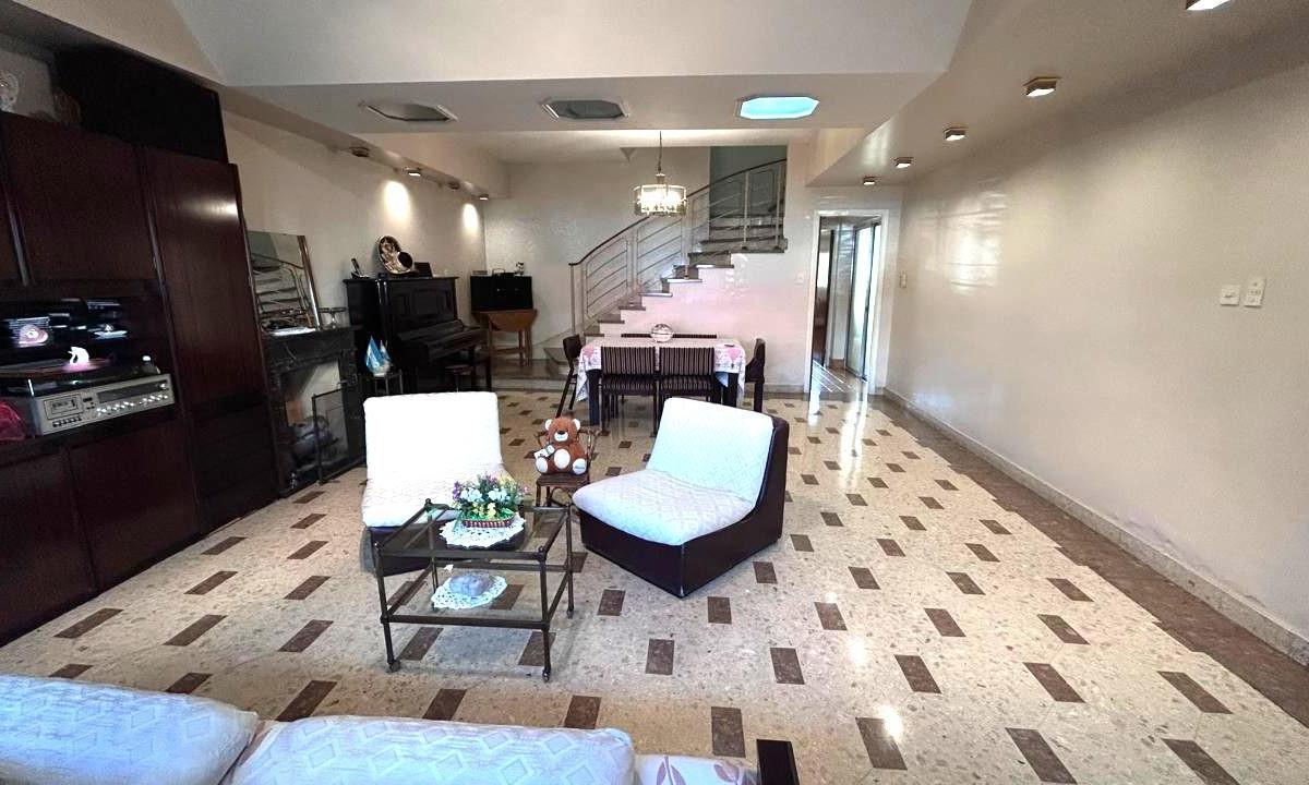 Casa 5 Ambientes con Jardin, Piscina, Parrilla en 2 Plantas Cochera Doble 1