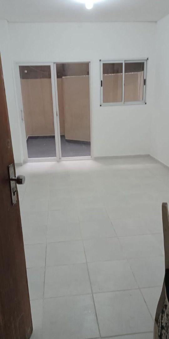 ALQUILER MONOAMBIENTE CON PATIO BALVANERA – APTO PROFESIONAL.