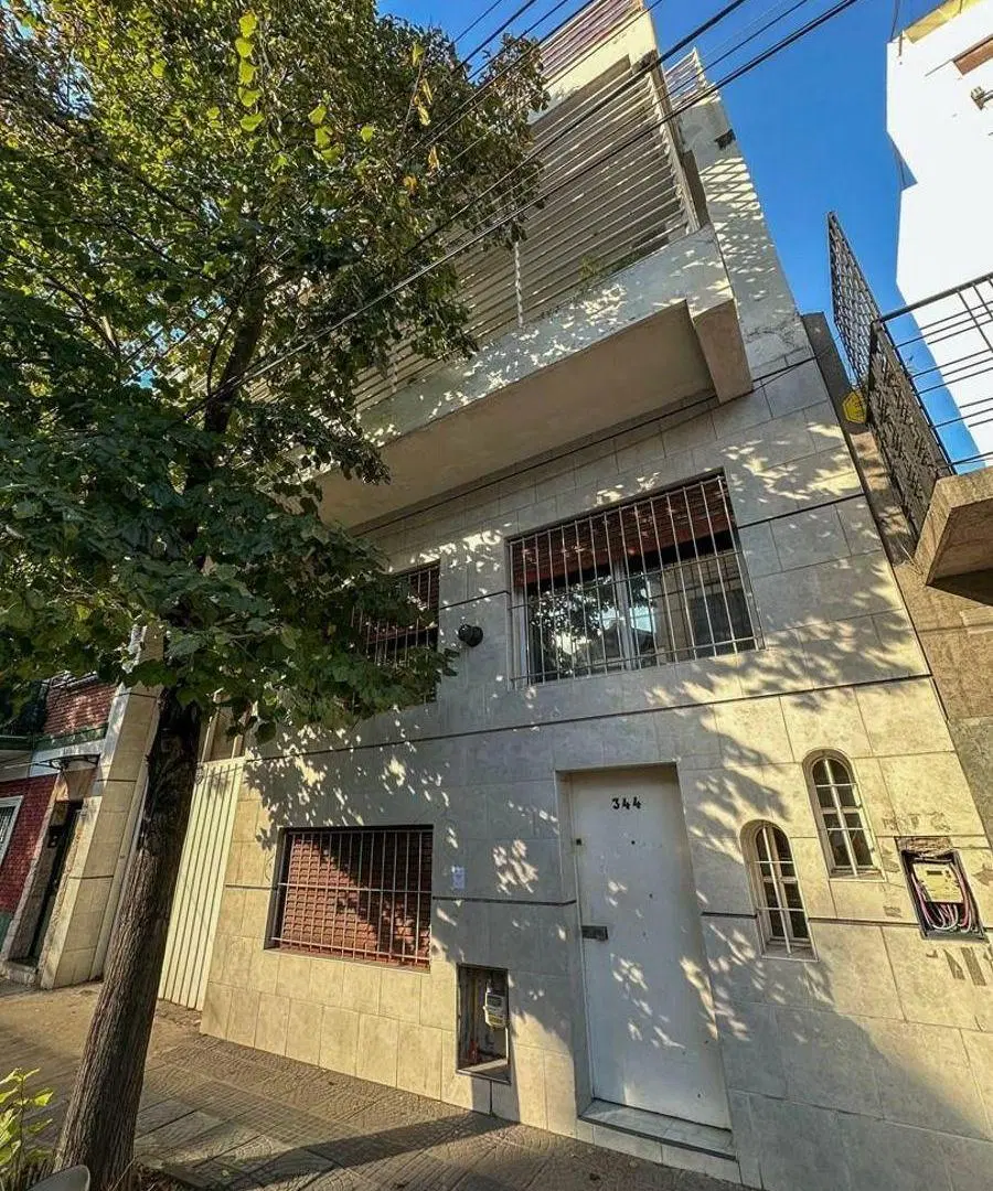 DEPOSITO CON ENTRADA CAMION OFICINAS MAS VIVIENDA 4 AMBIENTES 1