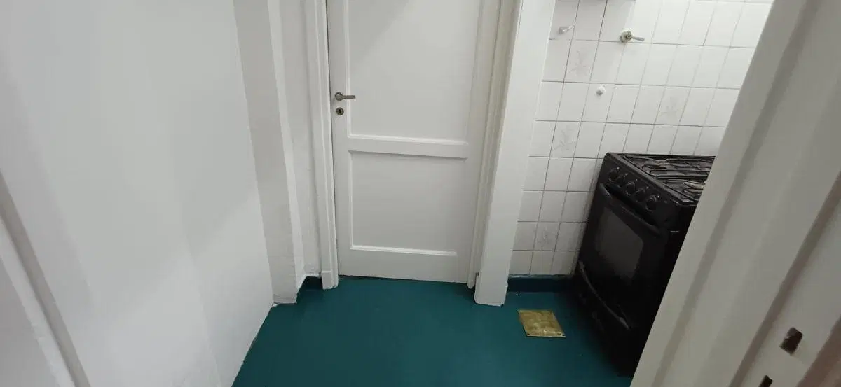 AMPLIO MONOAMBIENTE 2° PISO POR ESCALERA ALMAGRO 4