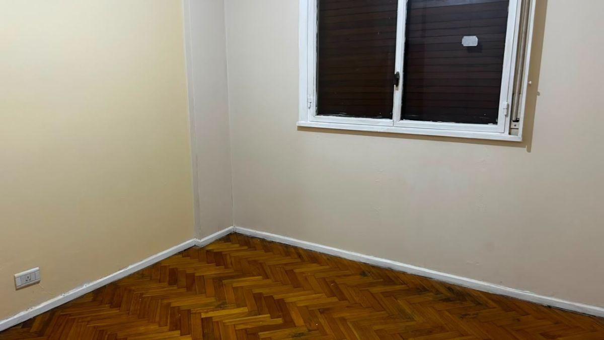 Foto de 2 AMBIENTES RECIEN PINTADO Y PULIDO Y PLASTIFICADO SE ESCUCHA OFERTA!!!, imagen 5