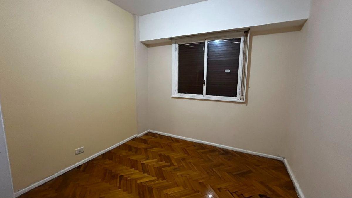 Foto de 2 AMBIENTES RECIEN PINTADO Y PULIDO Y PLASTIFICADO SE ESCUCHA OFERTA!!!, imagen 4