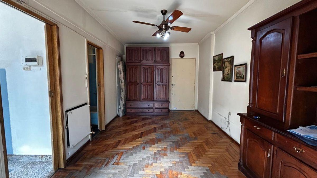 Foto de VENTA DE MONOAMBIENTE MUY LUMINOSO EN BALVANERA CONTRAFRENTE., imagen 1