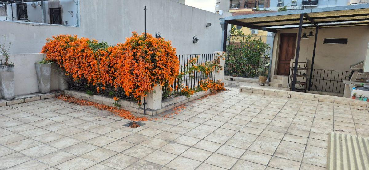 Foto de Venta De Hermosa Casa De 5 Ambientes En Devoto !, imagen 1