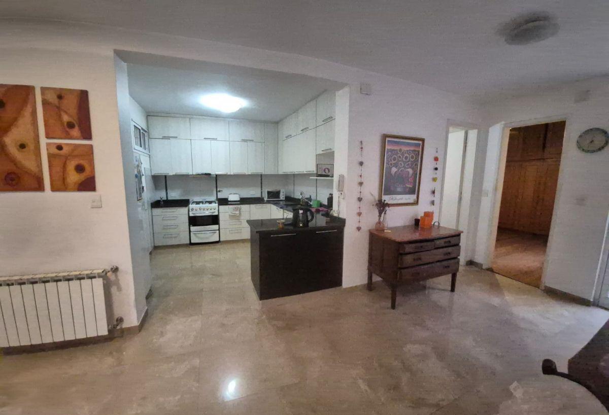 Foto de Venta De Hermosa Casa De 5 Ambientes En Devoto !, imagen 4