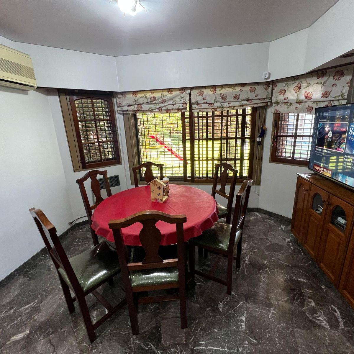 Chalet en 2 Plantas 6 Amb con Dependencia de Servicio 2