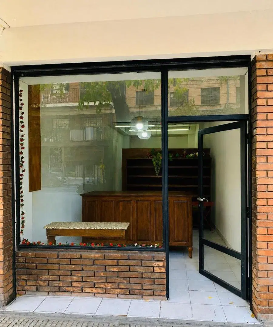 Local de 30 m2 a la calle en zona comercial! 3