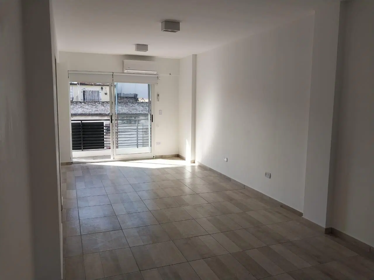 Departamento monoambiente con cochera fija cubierta! 4