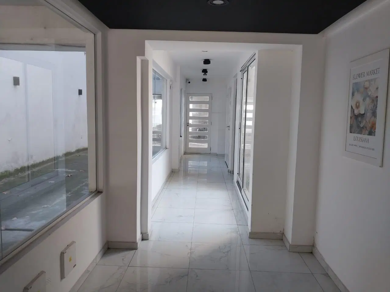Departamento monoambiente con cochera fija cubierta! 5