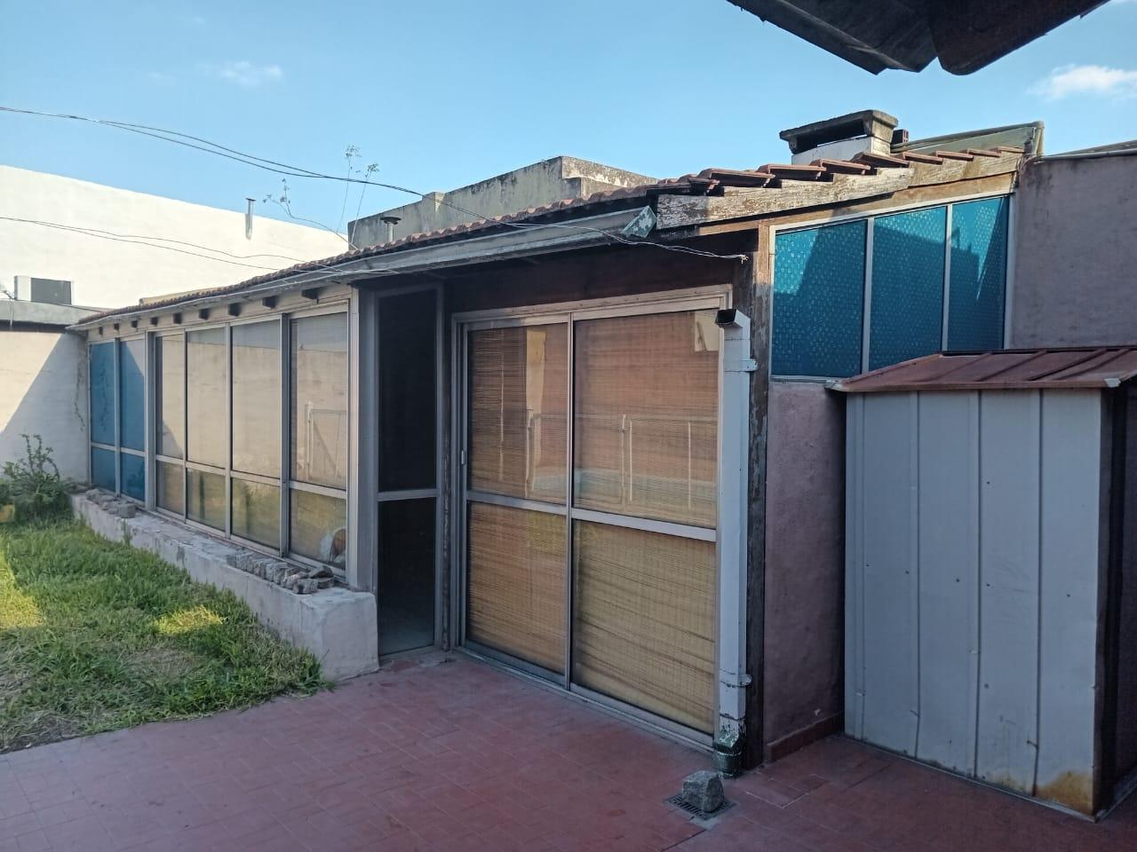 Casa americana 3 amb con garage, parque y pileta