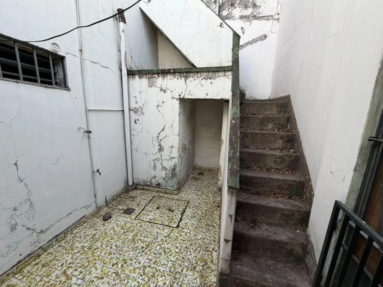 Local con vivienda en esquina a reciclar! 8