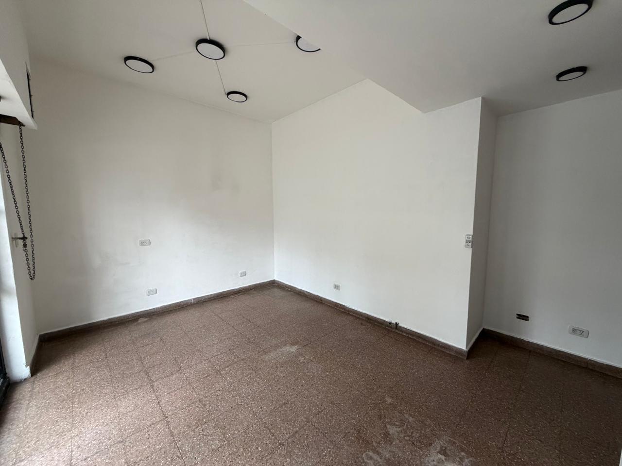 Foto de Local de 25 m2 a la calle en excelente zona!, imagen 4