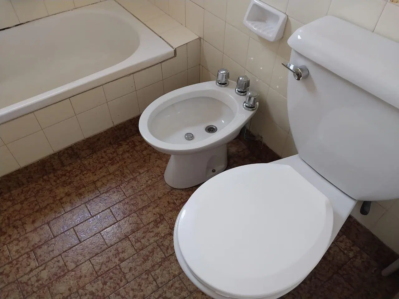 Departamento 2 amb contrafrente 1er piso por escalera 8