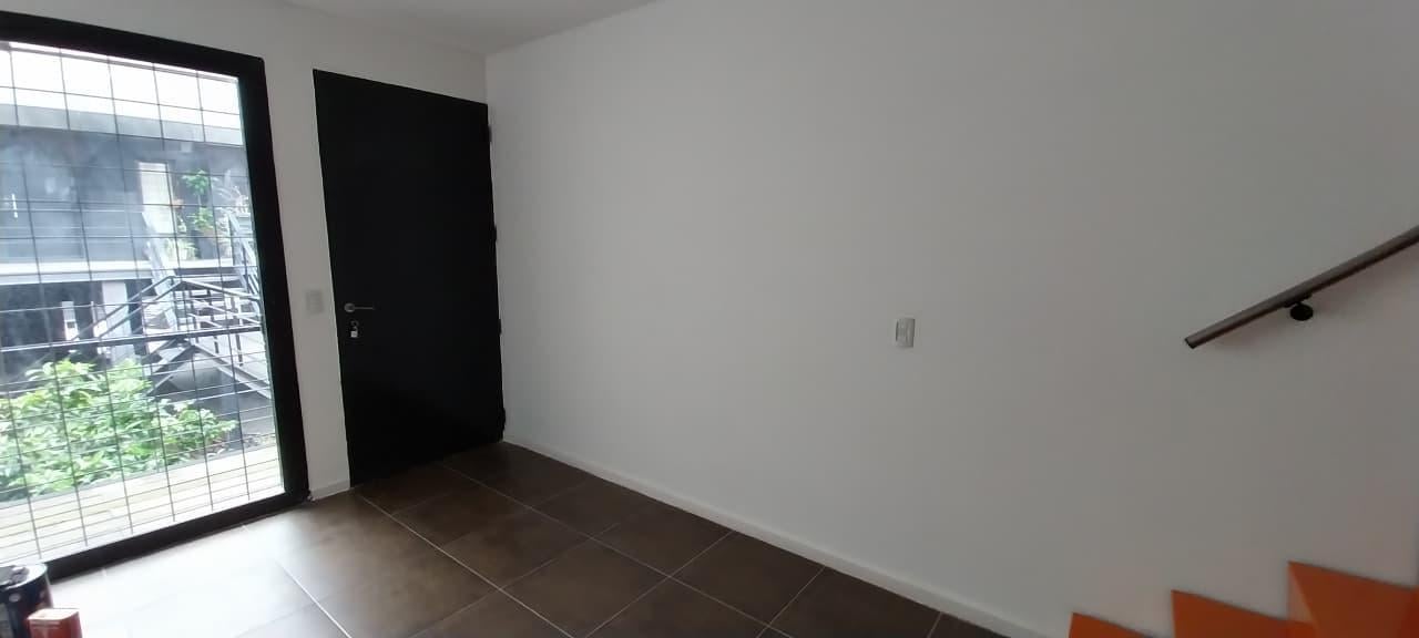 Foto de Departamento 2 amb. con cochera y terraza propia, imagen 1