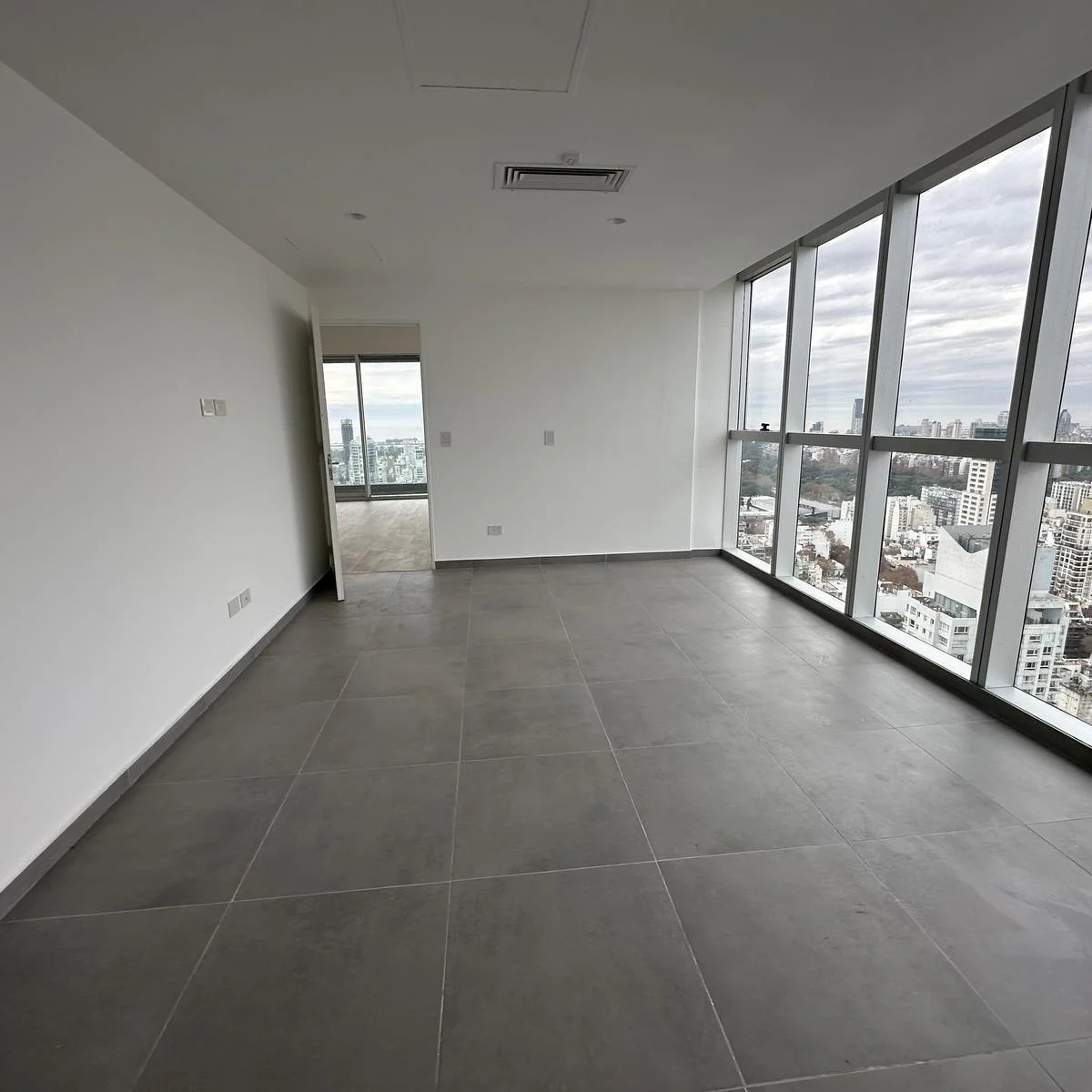 Foto de Venta TORRE BELLA - 5 amb en Piso 37 335Mts - a estrenar en Torre Full, imagen 2