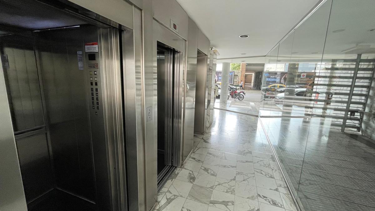 Foto de Venta con Renta Oficina 141Mts. - Gran Balcón y 2 Cocheras - Palermo, imagen 2