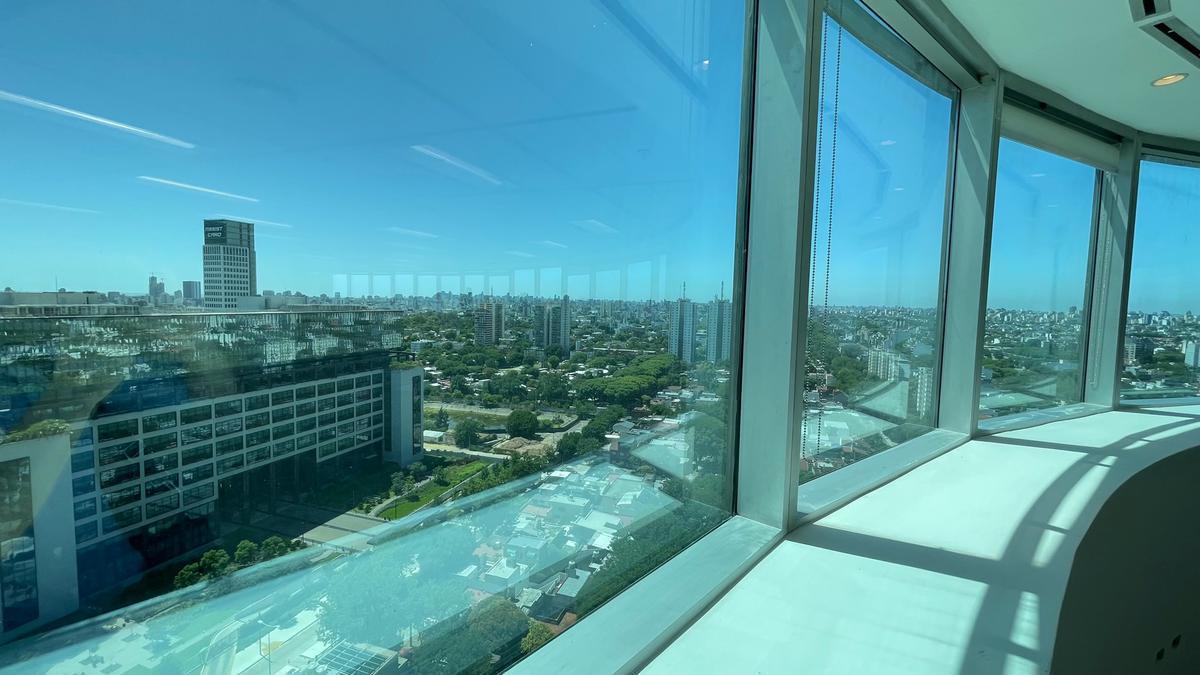 Alquiler Oficina  Panamericana Plaza - Espectacular SEMI PISO de 368Mts2. - Saavedra