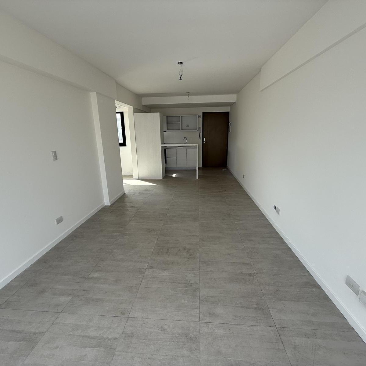 Foto de VENTA 2 AMBIENTES PISO ALTO - BALCON TODO SOL - EVOQUE - Triunvirato y, imagen 4