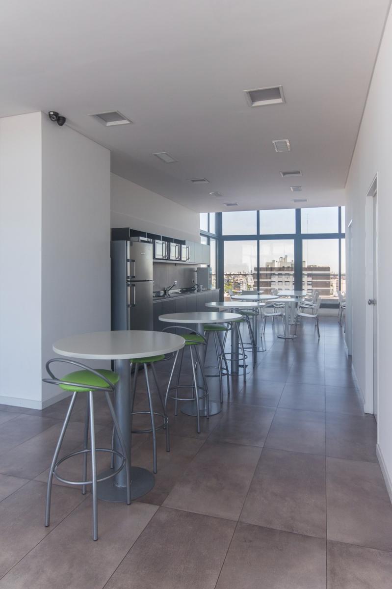 Foto de VENTA/ALQUILER -Oficina de 95Mts. C/Cochera - Cabildo 600 -, imagen 2