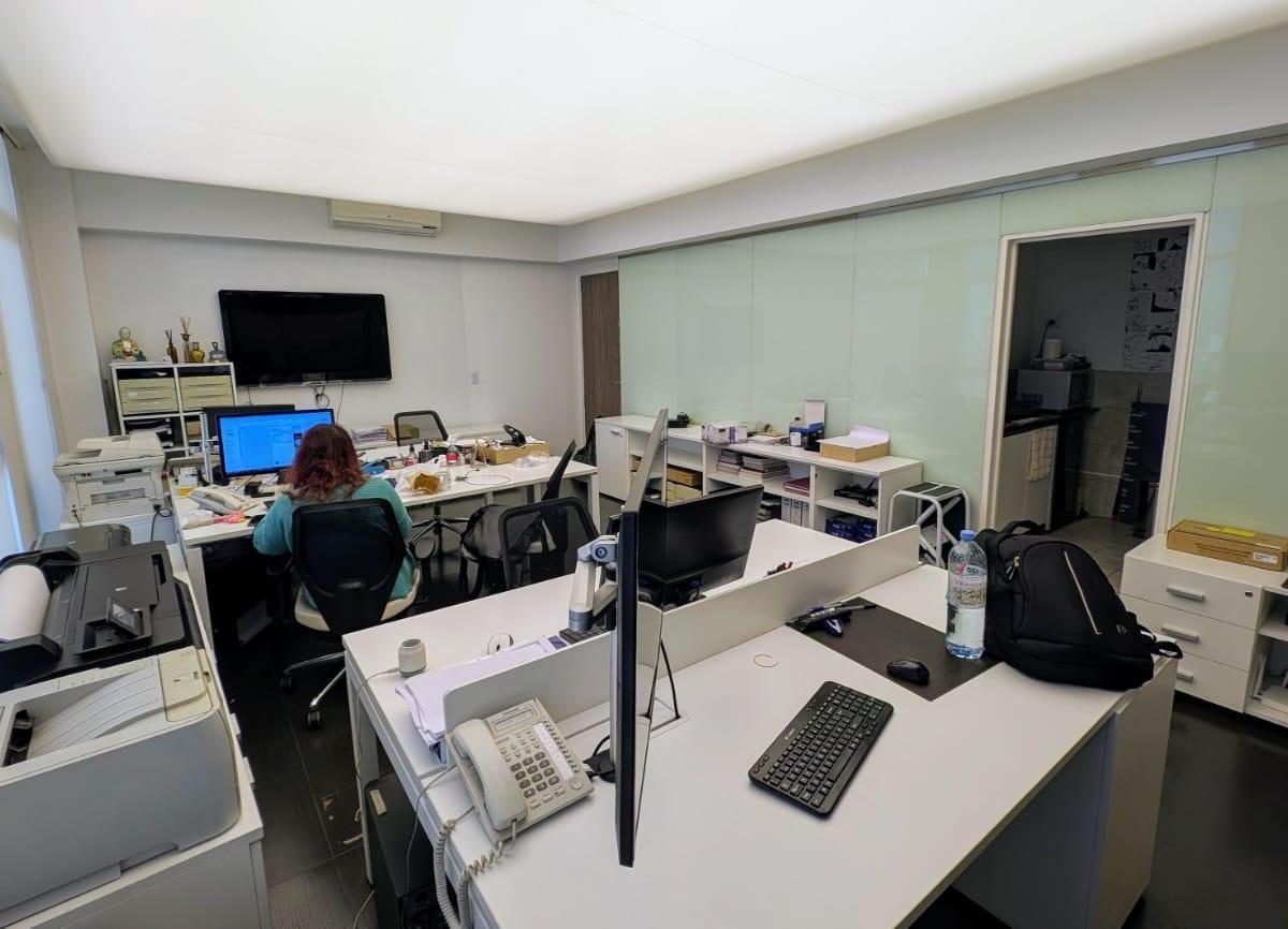 VENTA/ALQUILER  -Oficina de 95Mts. C/Cochera - Cabildo 600 -