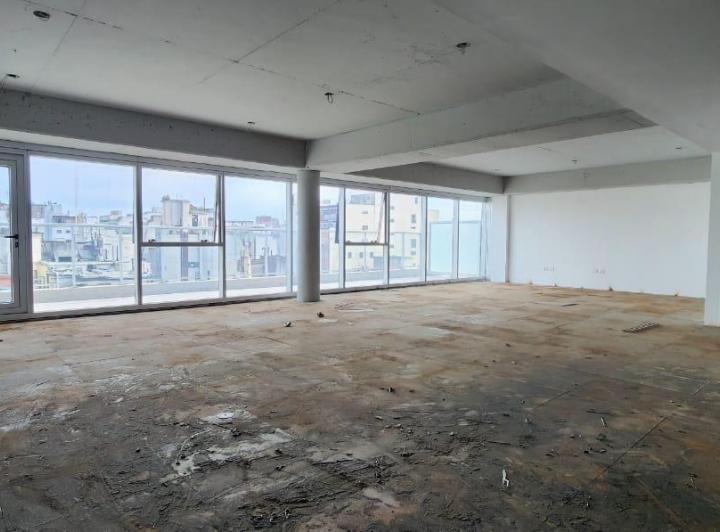 Oficina en Av. Cordoba esquina Uruguay 322m2   72m2 Terraza a estrenar !!