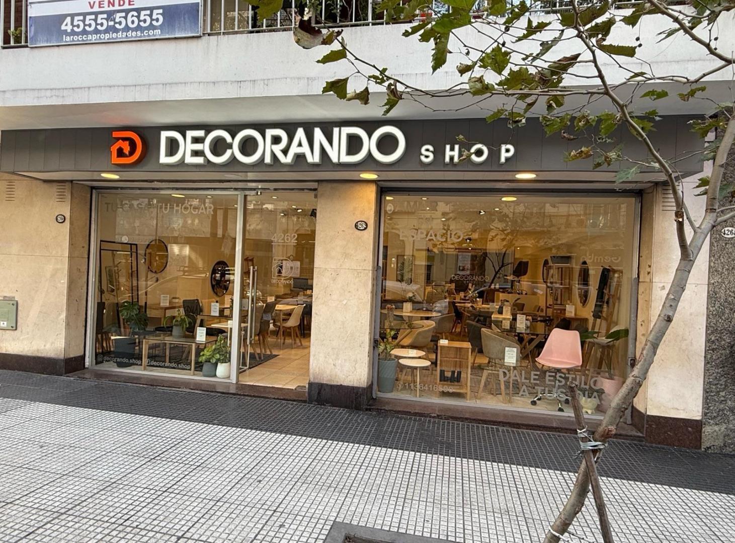 Local en Av Corrientes con Doble Vidriera y buena Marquesina - Cortina Enrollar