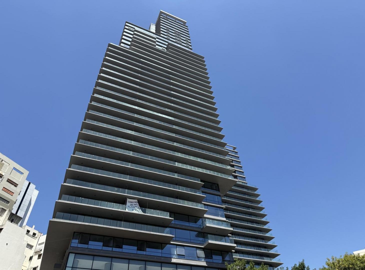 VENTA - DOS DORMITORIOS EN SUITE en PISO MUY ALTO- Quantum Torre Arribenos