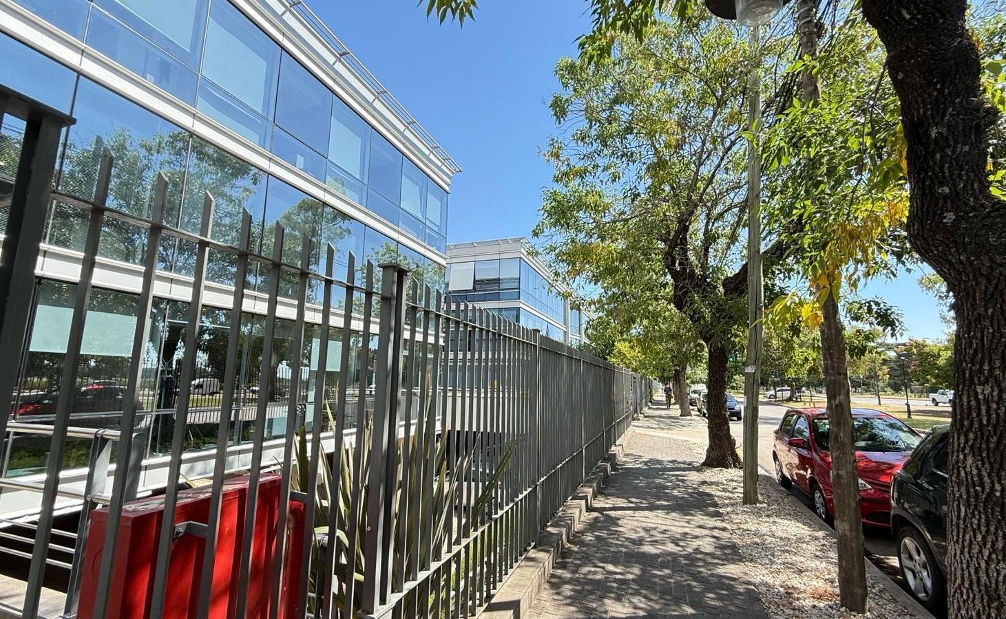 Alquiler OFICINA en Martinez - Dardo Rocha 900 - 246MTS C/11 COCHERAS - IMPECABLE