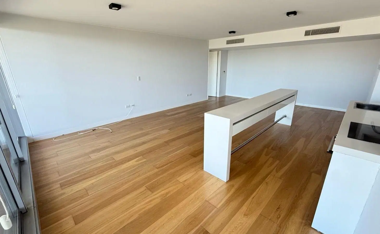 ALQUILER AMOBLAD 2 AMBIENTES - ENORME BALCON - Vista al Rio Increíble - Compl Al RIO - VICENTE LOPEZ 5