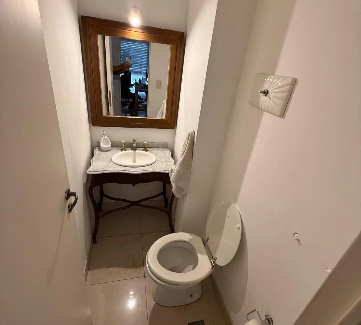 Venta 3 dormitorios en Zona Espectacular con Cochera y baulera en Piso Alto - 2