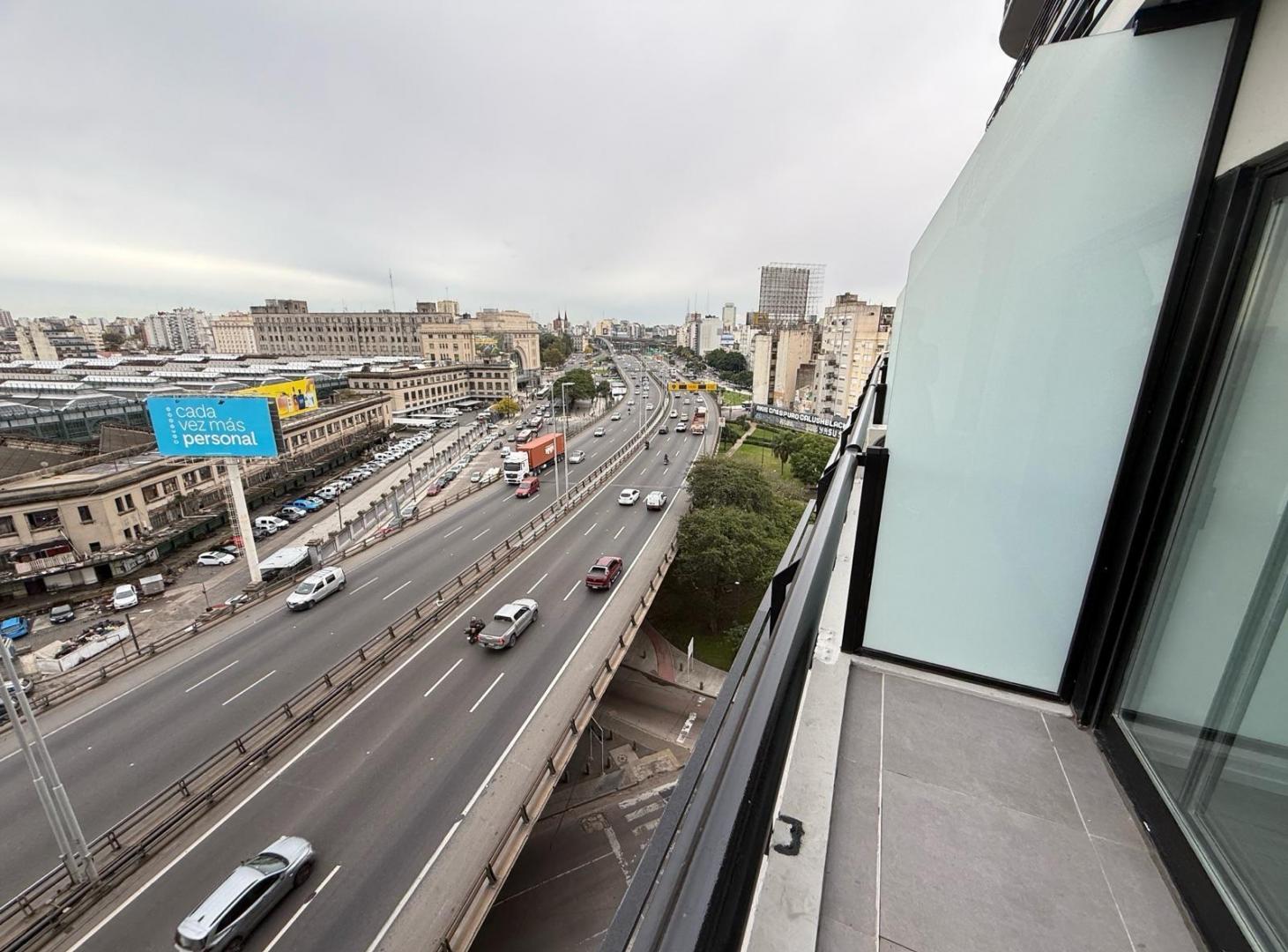 VENTA MONOAMBIENTE PISO ALTO - BALCON - Constitución - Finochietto 990 - Edificio MOCA II