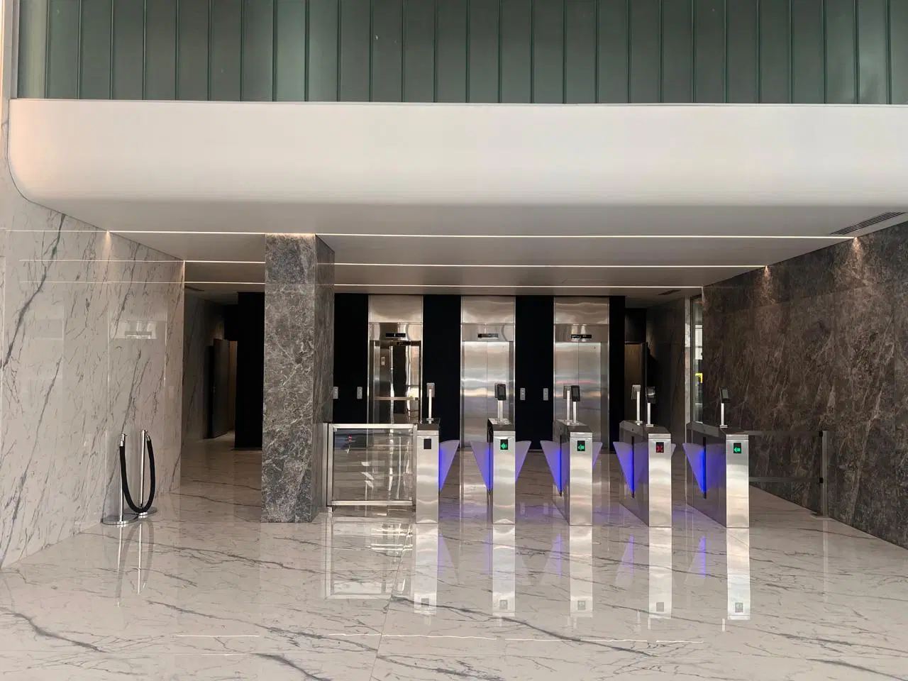 Alquiler Oficina en DOME Esquinero de 60m2 Piso Alto. Atipica y Unica 4