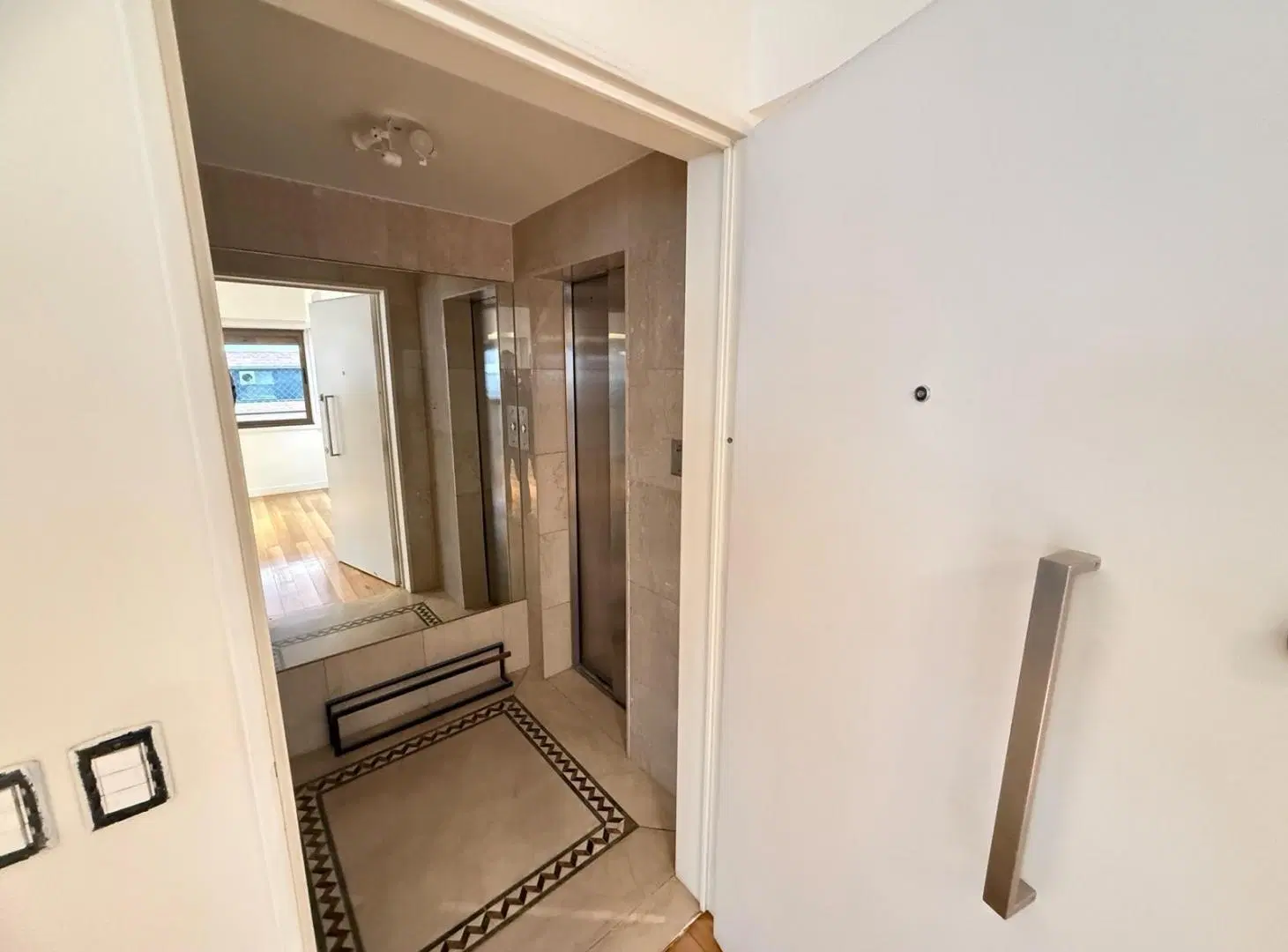 ALQUILER ESPLENDIDO 4 AMBIENTES / DEPENDENCIA / 2 COCHERAS / ENORME BALCON - BELGRANO - 2