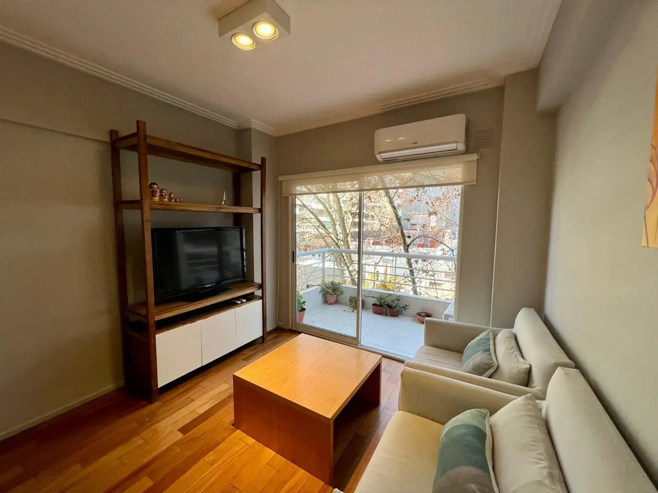 1 dormitorio amoblado y equipado , al frente reciclado a nuevo! Cerca Subte y Metrobus. 2