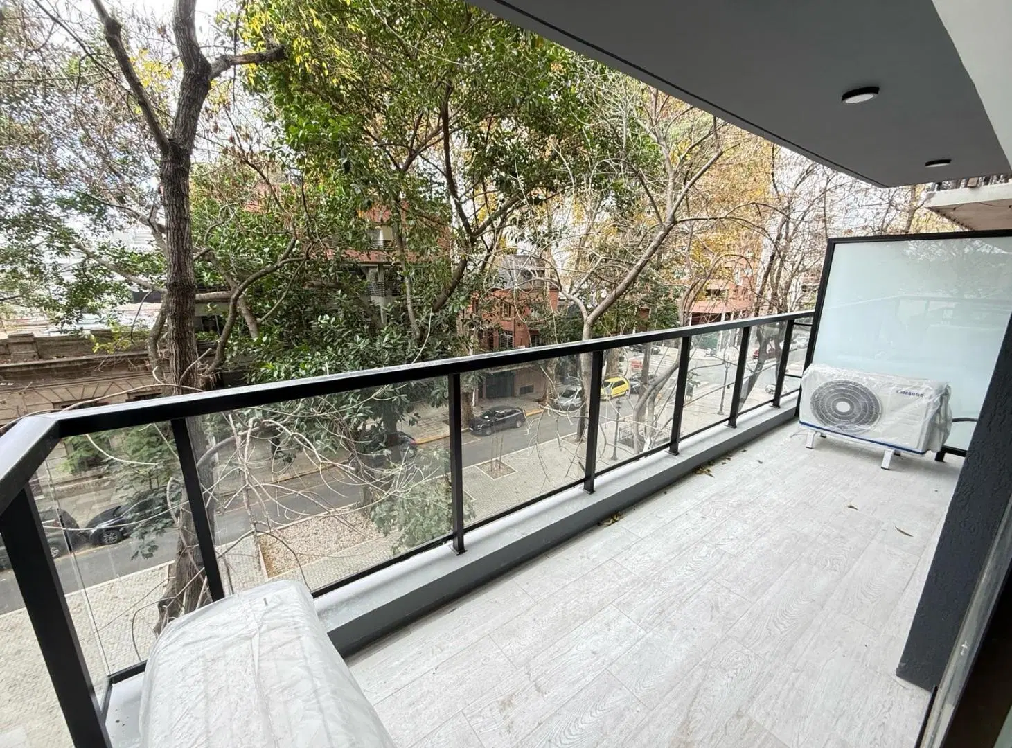 VENTA DOS AMBIENTES DE 62,45MTS CON BALCON EN PISO 7 - BV. CHENAUT - LAS CAÑITAS - PALERMO 4