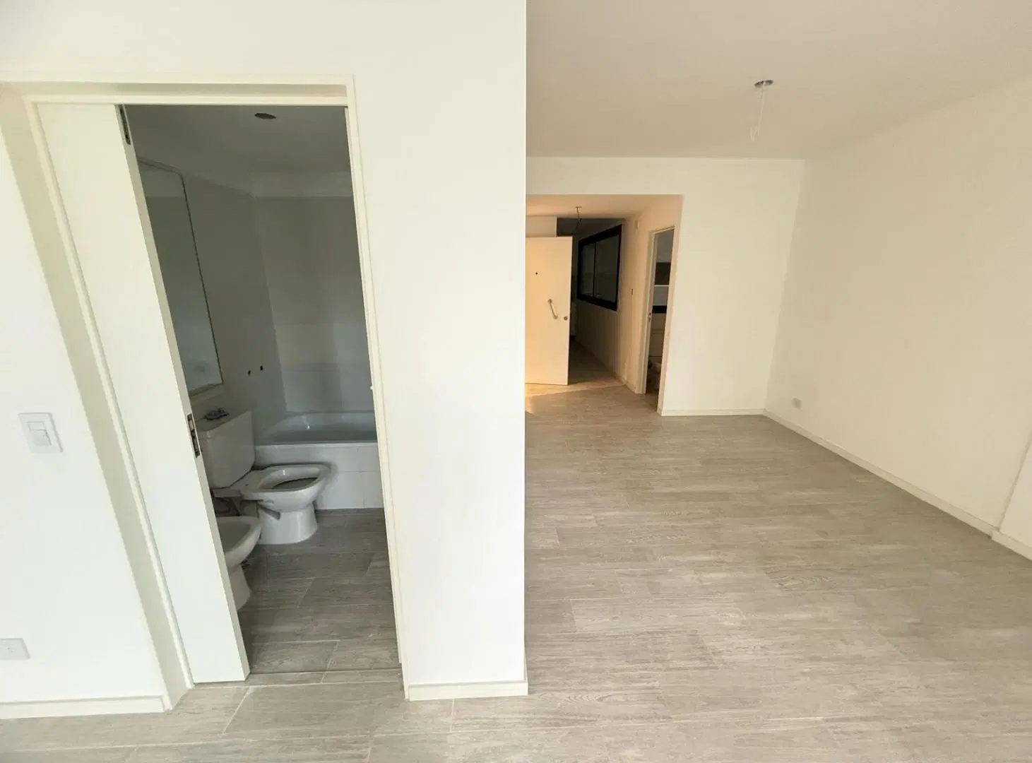 VENTA DOS AMBIENTES DE 62,45MTS CON BALCON EN PISO 7 - BV. CHENAUT - LAS CAÑITAS - PALERMO 2