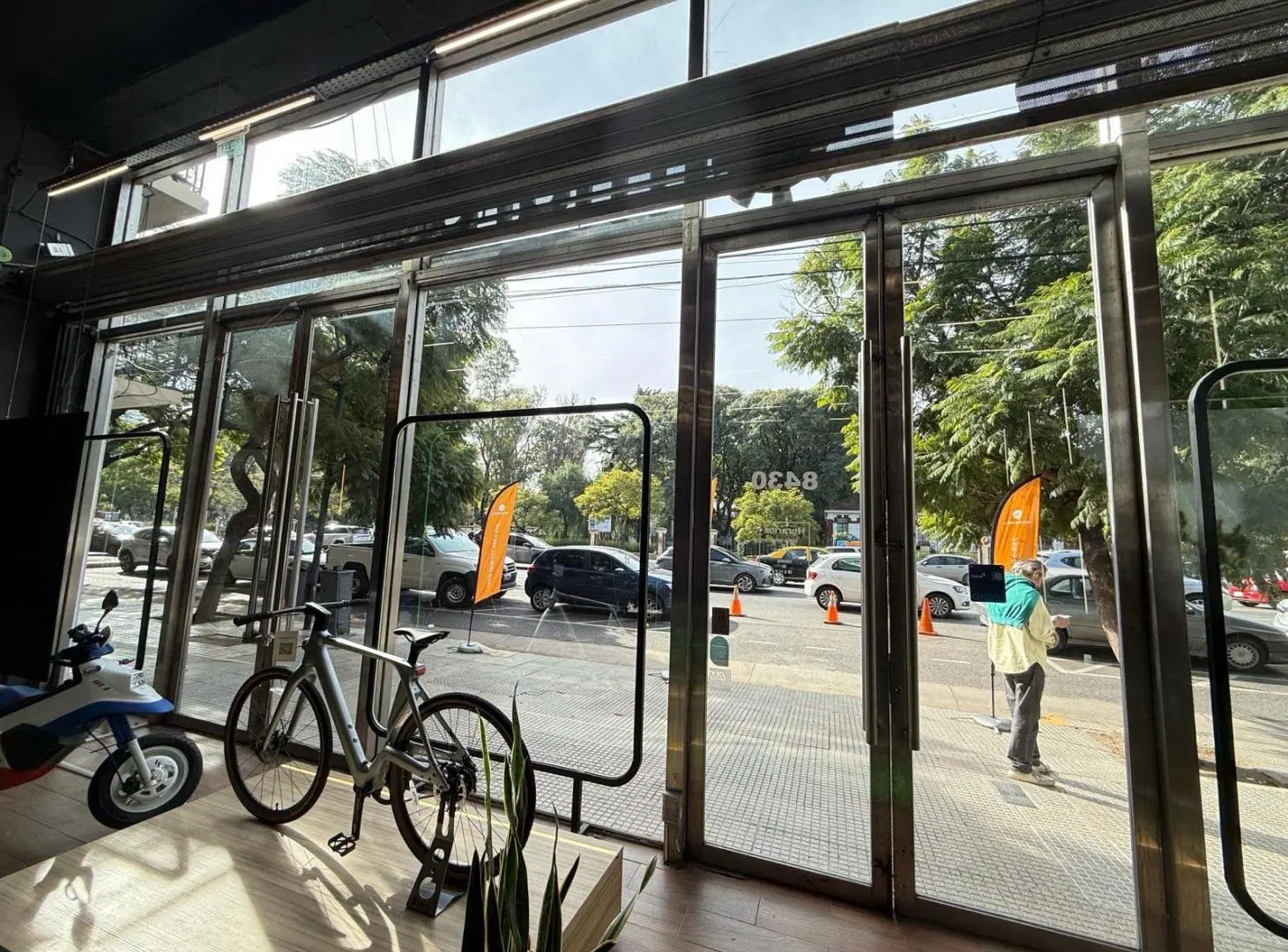 ALQUILER LOCAL DE 220MTS TOTALES - LIBERTADOR 8400 - DOBLE FRENTE Y ALTURA - NUÑEZ 2
